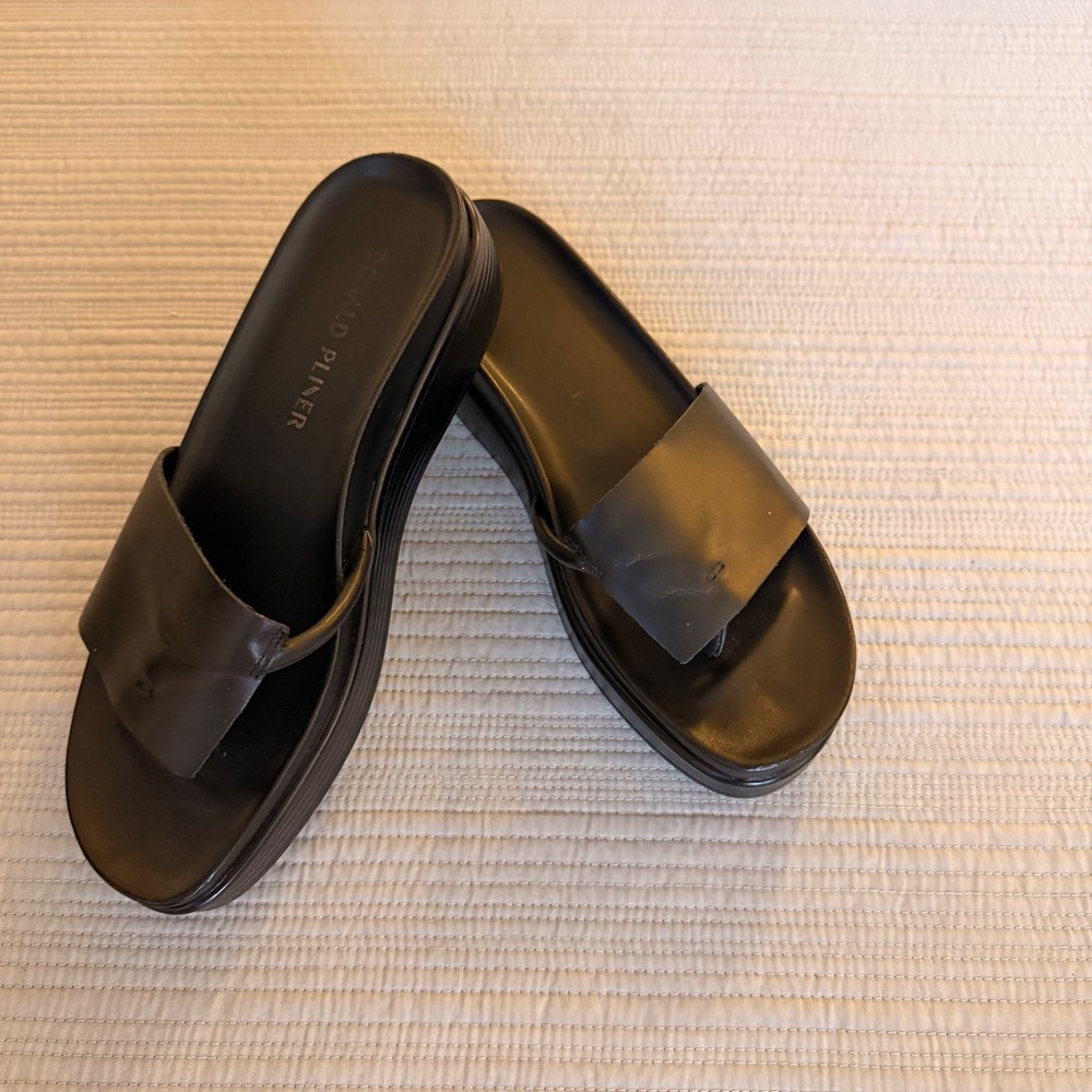 Donald Pliner Women's Fifi Black Leather Platform Wedge Thong Sandals Size 8M